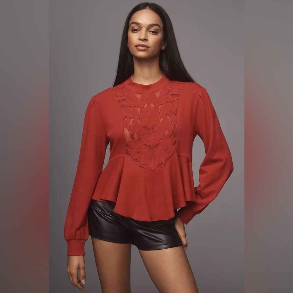 NWT! By Anthropologie Cutwork Swing Top - Size XS 🟢